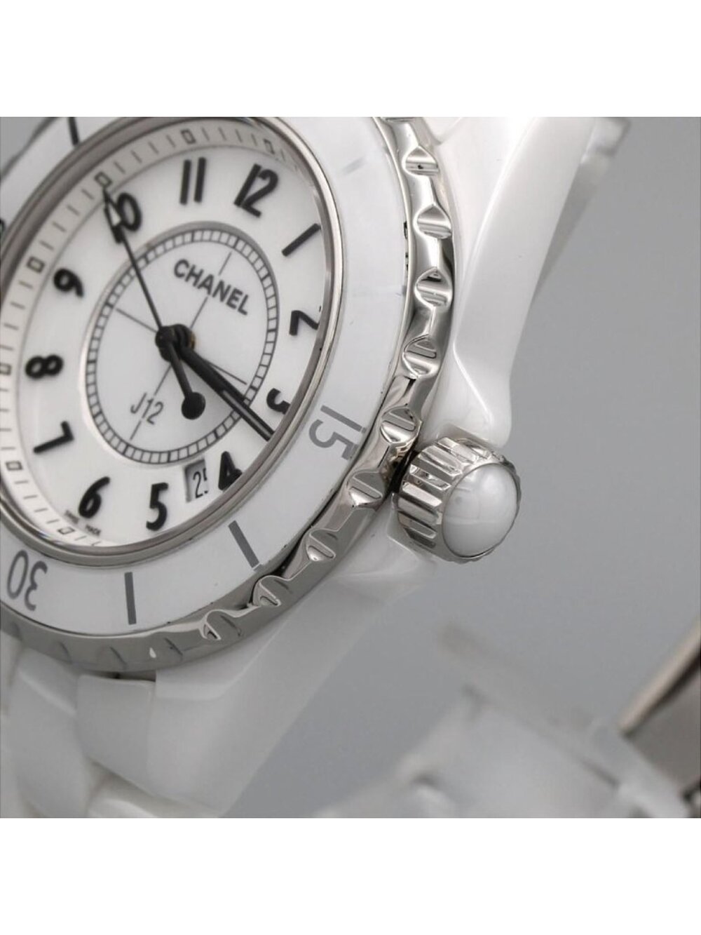 Chanel 33 mm Ceramic Quartz Watch - Picture 4 of 8